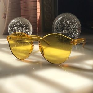 Yellow sunglasses perfect condition no scratches